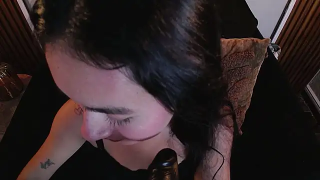 Snapshot of NickyLoveSaliva chatting on 08/03/26, 01:28 NickyLoveSaliva online show from 08/03/26, 01:28