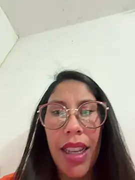 Mia roux21 online show from 07/25/26, 05:59