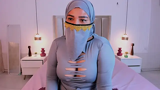 amira farahh online show from 07/25/26, 11:22