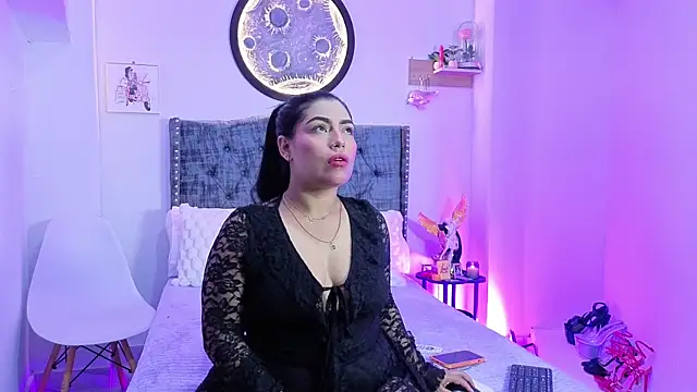 kyana cream online show from 07/25/26, 12:00
