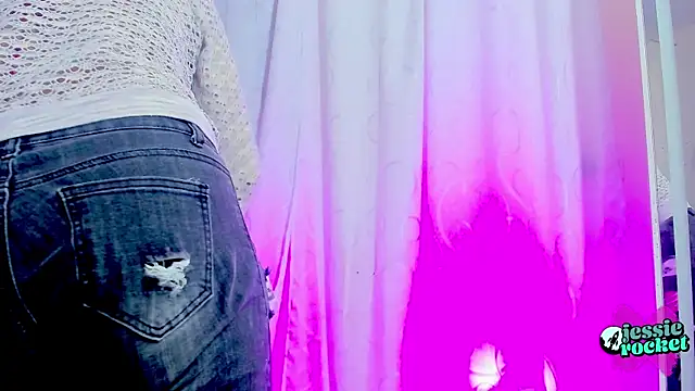 jessierocketx online show from 04/18/26, 10:43