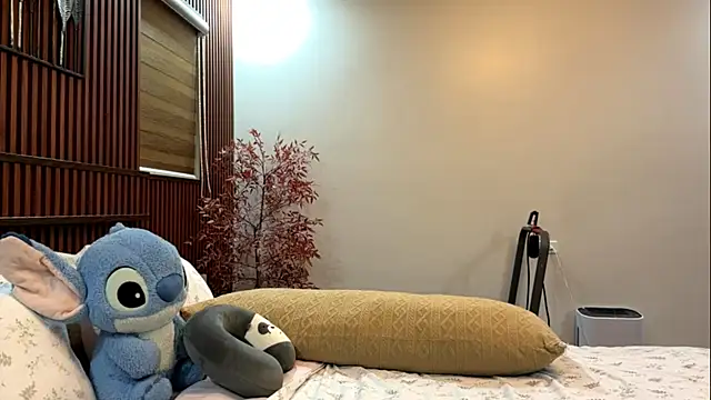 DainaSpector online show from 07/27/26, 04:25