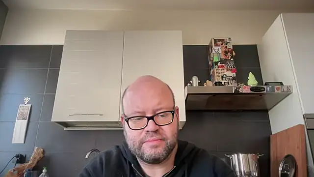 theitalianbear online show from 10/10/25, 08:26