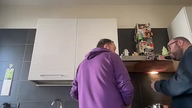 Snapshot of theitalianbear chatting on 03/15/26, 12:34 theitalianbear online show from 03/15/26, 12:34