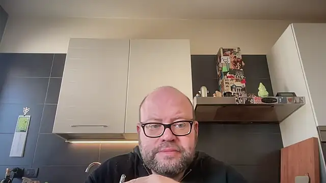 Snapshot of theitalianbear chatting on 03/13/26, 10:09 theitalianbear online show from 03/13/26, 10:09