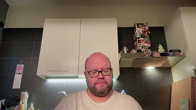 Snapshot of theitalianbear chatting on 04/12/26, 04:16 theitalianbear online show from 04/12/26, 04:16