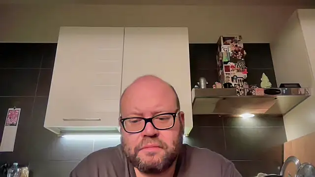 Snapshot of theitalianbear chatting on 04/15/26, 12:38 theitalianbear online show from 04/15/26, 12:38