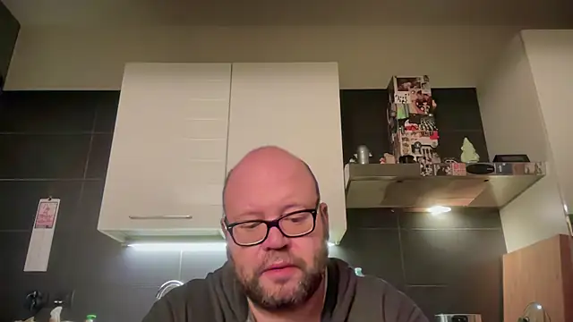 Snapshot of theitalianbear chatting on 02/11/26, 05:57 theitalianbear online show from 02/11/26, 05:57