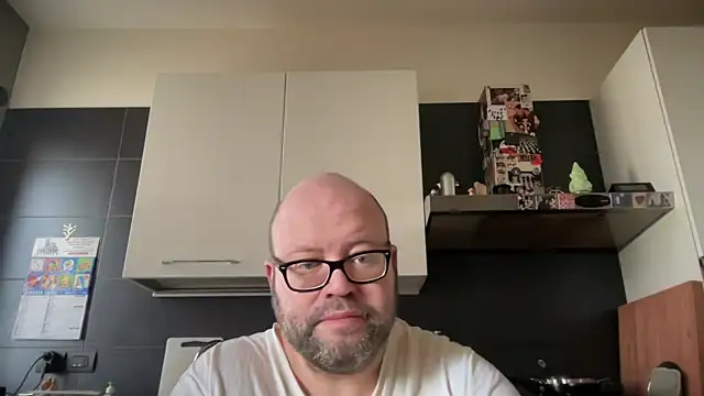 Snapshot of theitalianbear chatting on 01/11/26, 12:12 theitalianbear online show from 01/11/26, 12:12