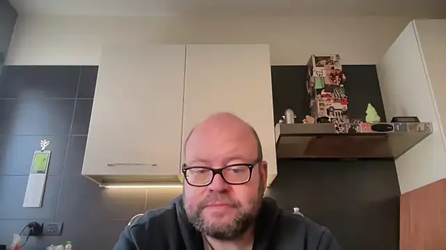 Snapshot of theitalianbear chatting on 03/17/26, 06:27 theitalianbear online show from 03/17/26, 06:27