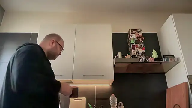 Snapshot of theitalianbear chatting on 04/03/26, 09:05 theitalianbear online show from 04/03/26, 09:05