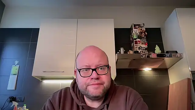 Snapshot of theitalianbear chatting on 03/29/26, 05:09 theitalianbear online show from 03/29/26, 05:09