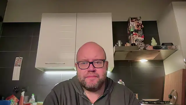 theitalianbear online show from 11/30/25, 02:45