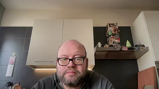 Snapshot of theitalianbear chatting on 02/14/26, 11:21 theitalianbear online show from 02/14/26, 11:21