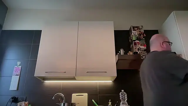 theitalianbear online show from 04/30/26, 07:59