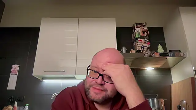 Snapshot of theitalianbear chatting on 02/06/26, 06:48 theitalianbear online show from 02/06/26, 06:48