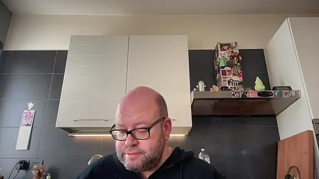 Snapshot of theitalianbear chatting on 04/04/26, 07:59 theitalianbear online show from 04/04/26, 07:59