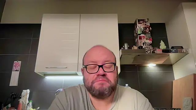 theitalianbear online show from 04/19/26, 03:40