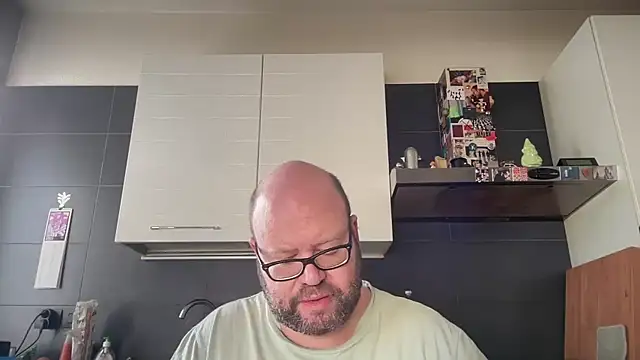 theitalianbear online show from 04/18/26, 06:49