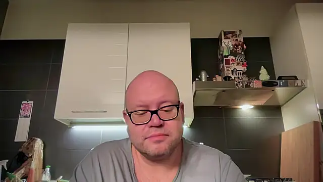 theitalianbear online show from 04/28/26, 02:27