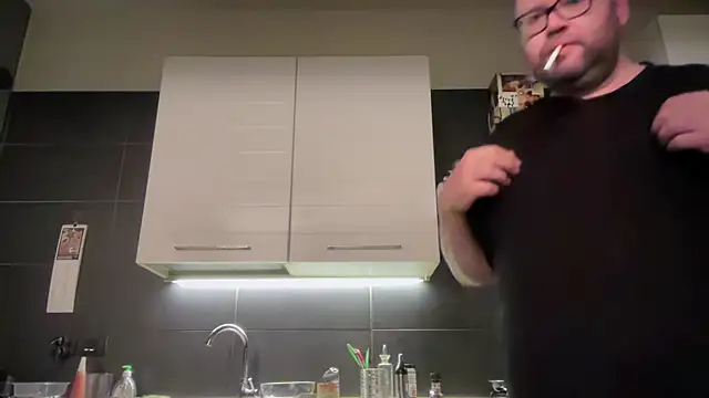 theitalianbear online show from 11/06/25, 04:16