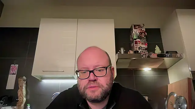 Snapshot of theitalianbear chatting on 04/15/26, 10:21 theitalianbear online show from 04/15/26, 10:21