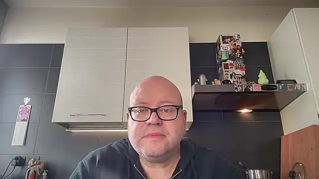 theitalianbear online show from 04/25/26, 06:49