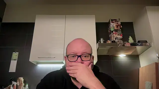 Snapshot of theitalianbear chatting on 03/03/26, 05:03 theitalianbear online show from 03/03/26, 05:03