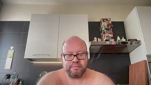 theitalianbear online show from 05/12/26, 07:38