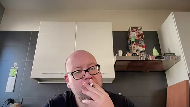 Snapshot of theitalianbear chatting on 03/25/26, 12:15 theitalianbear online show from 03/25/26, 12:15