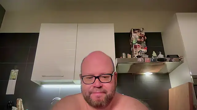 theitalianbear online show from 05/11/26, 07:33