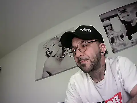 MagicStickBoy online show from 04/14/26, 09:42