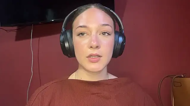 Snapshot of AgnesVallery chatting on 07/30/26, 12:37 AgnesVallery online show from 07/30/26, 12:37