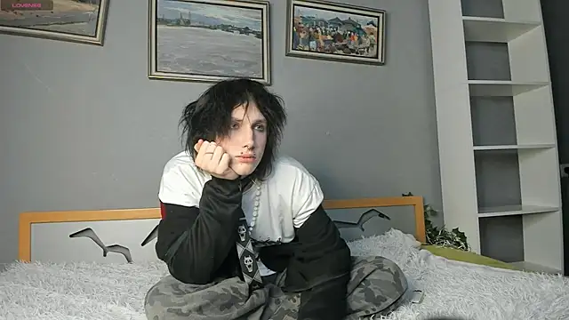 Snapshot of Ember_Vixen chatting on 07/25/26, 09:54 Ember Vixen online show from 07/25/26, 09:54