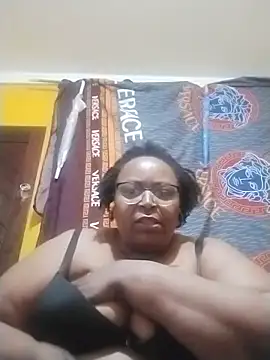 Snapshot of whewolfqueen chatting on 08/03/26, 01:36 whewolfqueen online show from 08/03/26, 01:36