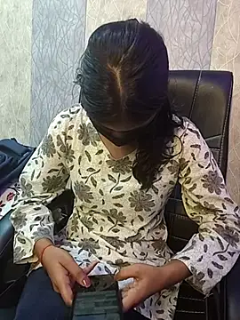 Snapshot of Shivani_hot chatting on 07/27/26, 06:42 Shivani hot online show from 07/27/26, 06:42
