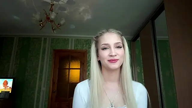 ChanelGlow online show from 08/03/26, 06:03