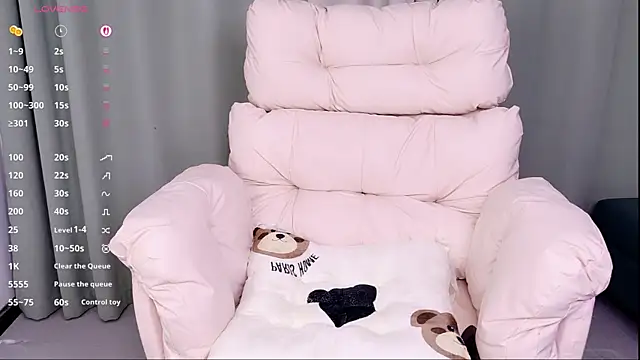 LoveWinnie online show from 07/28/26, 04:39