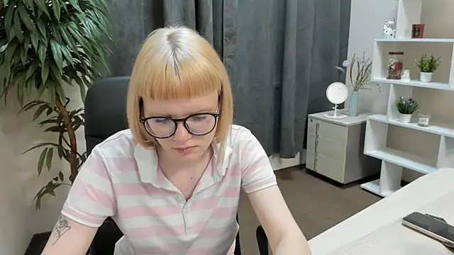 Snapshot of VanitaHymas chatting on 07/29/26, 09:52 VanitaHymas online show from 07/29/26, 09:52