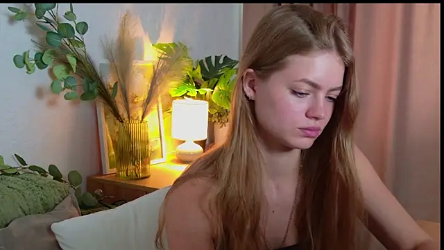 EmillyDiamond online show from 07/28/26, 07:05