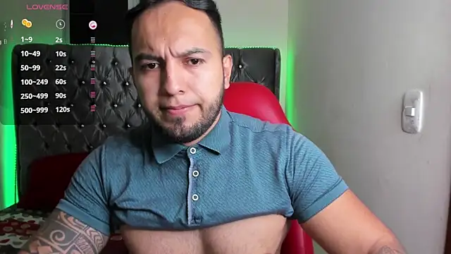 Snapshot of mrloganfuck1 chatting on 06/18/26, 06:56 mrloganfuck1 online show from 06/18/26, 06:56