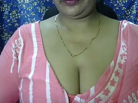 Snapshot of SARITA_03 chatting on 07/29/26, 10:14 SARITA 03 online show from 07/29/26, 10:14
