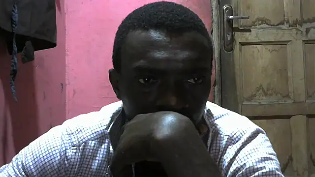 Snapshot of blakkvirus chatting on 09/18/25, 12:35 blakkvirus online show from 09/18/25, 12:35