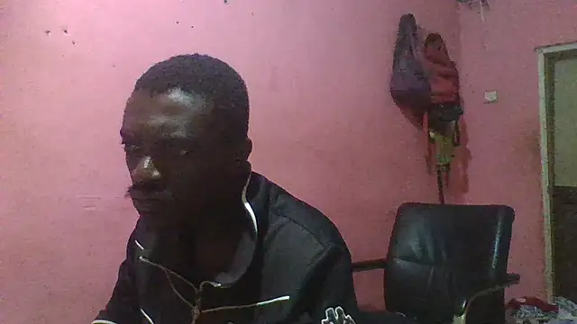 Snapshot of blakkvirus chatting on 09/30/25, 03:56 blakkvirus online show from 09/30/25, 03:56