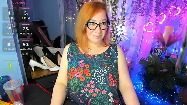 Snapshot of EllieFantastique chatting on 03/14/25, 09:00 EllieFantastique online show from 03/14/25, 09:00
