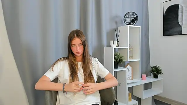 DarcieTegenkamp online show from 08/01/26, 12:03