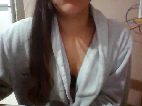 Snapshot of Chloue_04 chatting on 08/01/26, 12:52 Chloue 04 online show from 08/01/26, 12:52