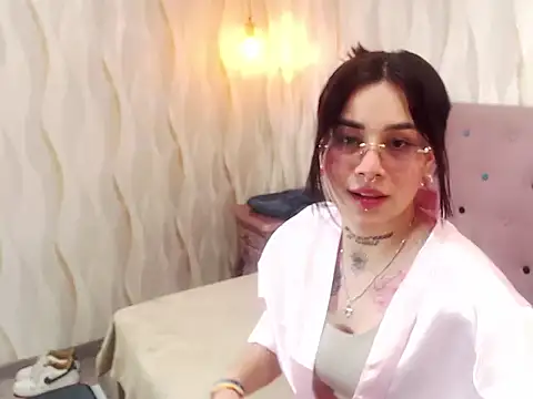 NixieXlove online show from 08/05/26, 02:22