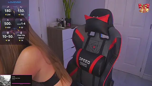 DanikaDillan online show from 12/15/25, 01:33