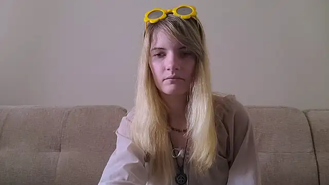 Snapshot of MaricruzBassano chatting on 08/06/26, 12:11 MaricruzBassano online show from 08/06/26, 12:11